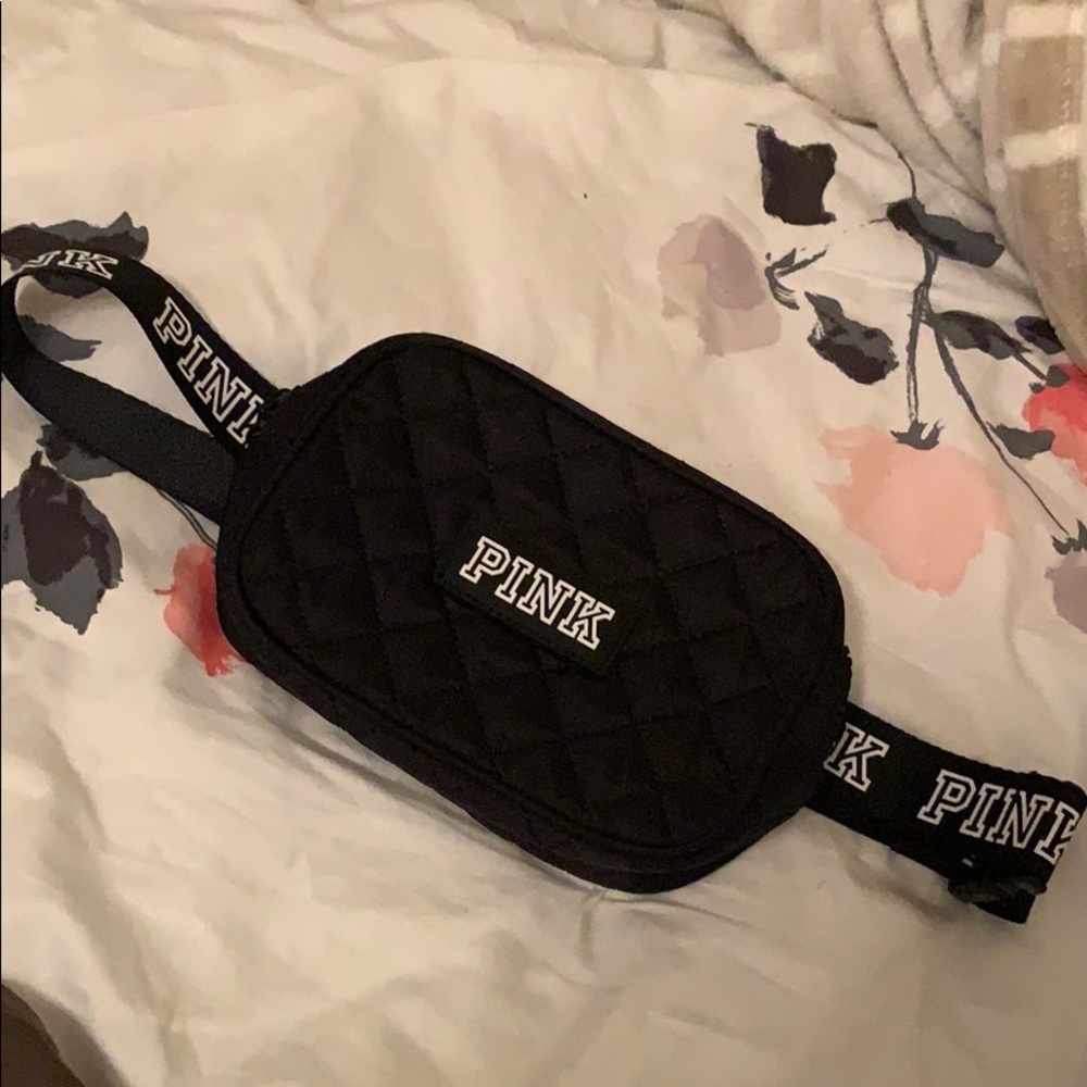 COPY - Victoria Secret PINK black quilted fanny p…